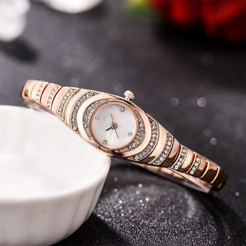 🎁 Ново пристигане с 49% отстъпка💎Дамски часовник с гривна и кристали⌚